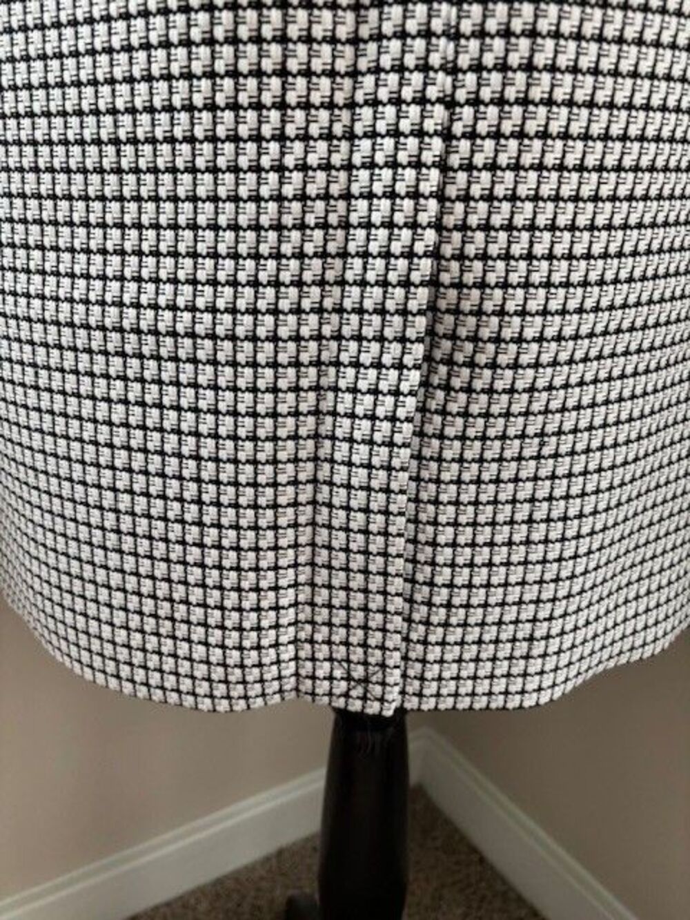 Calvin Klein Black/White Houndstooth Pencil Skirt Sz 6, Fully Lined, Vented NWT - Picture 5 of 8
